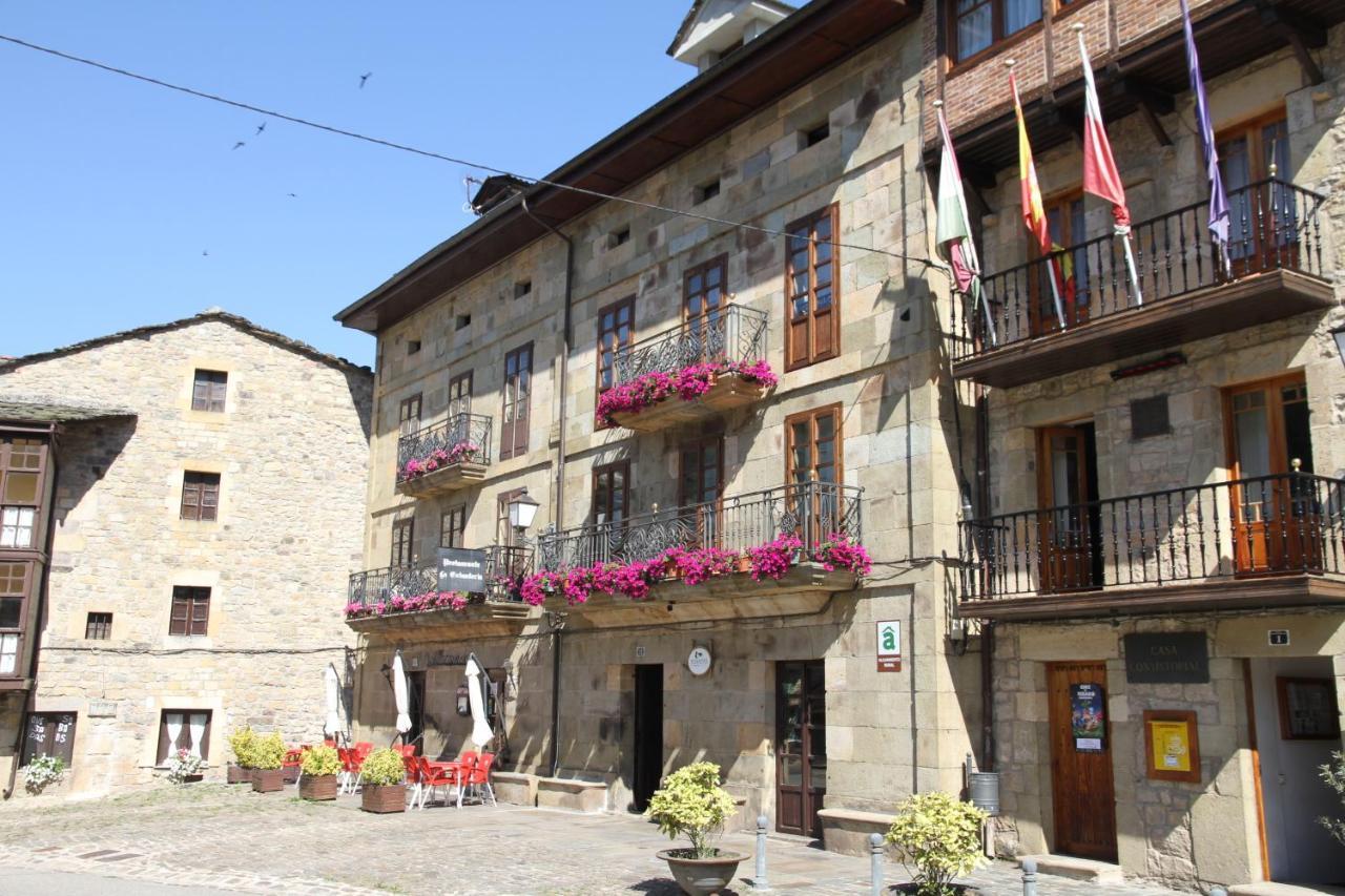 Posada Casa De Don Guzman Vega de Pas Exteriör bild
